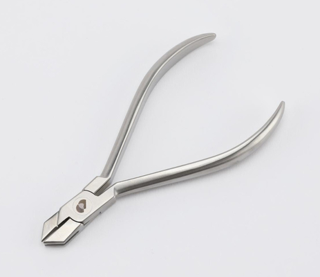 Instrumentos de ortodontia metálica Tratamento dentário Três mandíbulas